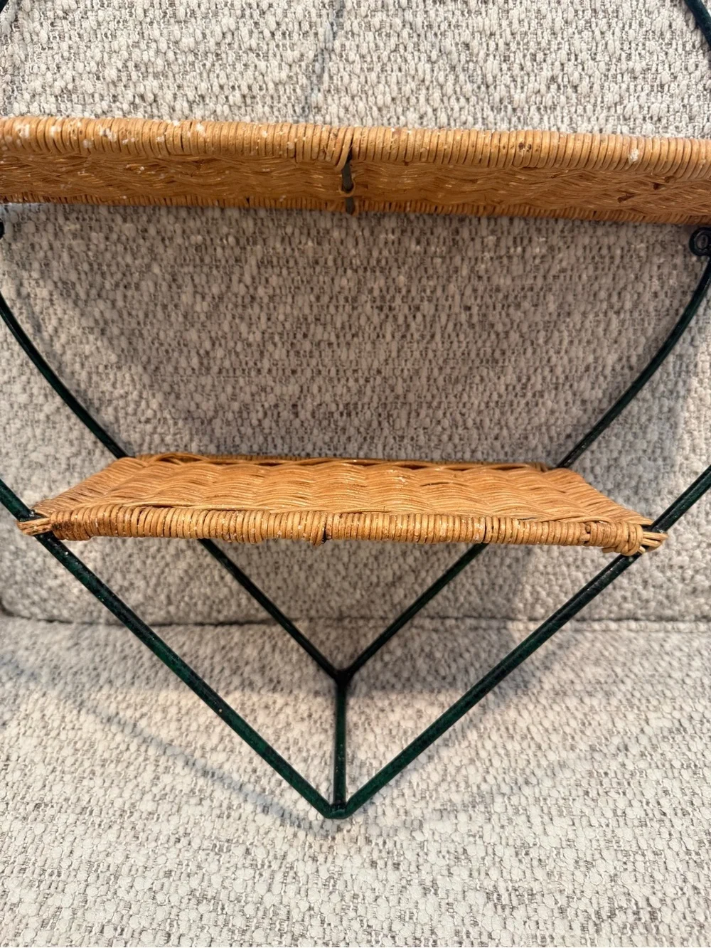 Heart-Shaped Wall Display Shelf in Green and Brown
